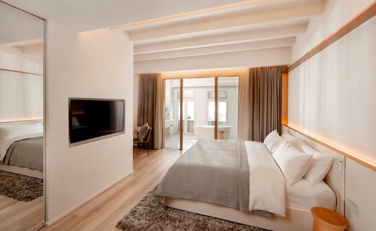 88 Armenian Hotel